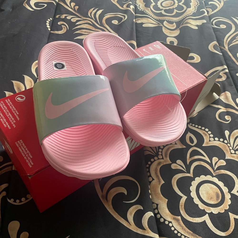 Nike slides